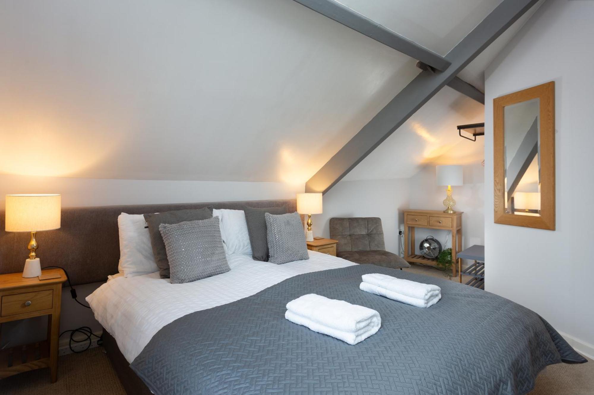 Bootham Court Grade II Duplex Apartment With Free Parking & Wi-Fi - Sleeps 2-6 People 요크 외부 사진
